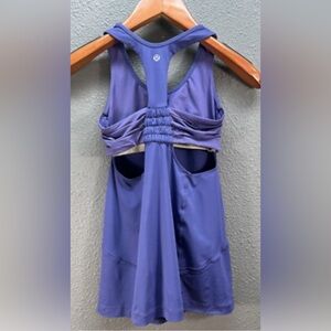 Lululemon size 10 scoop neck tank top with bra built in worn 1x not discolored
